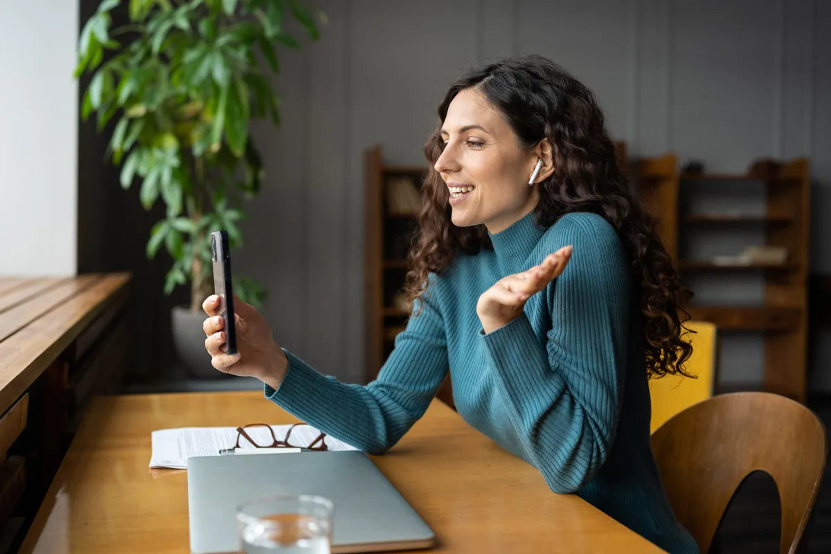 Taking a business call on a cloud phone system